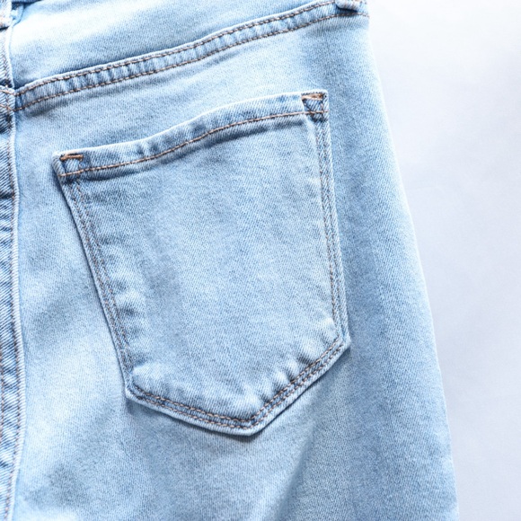 Old Navy High Rise Boot Cut Boyfriend Jeans Size 4 Petite - Picture 6 of 12